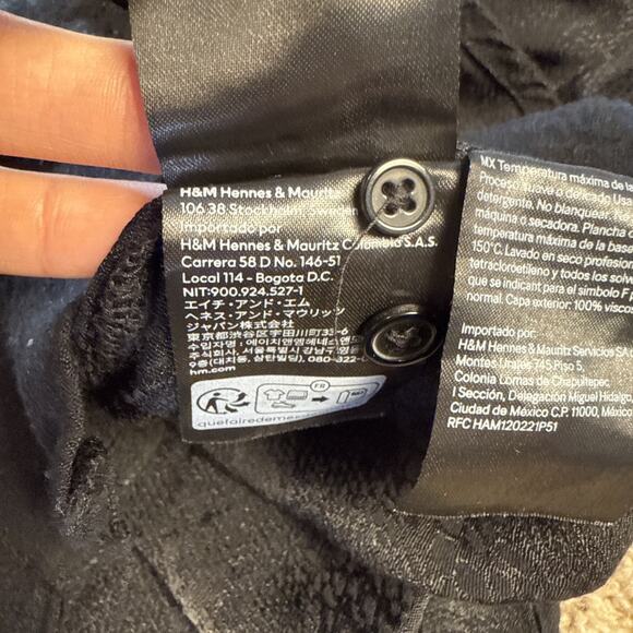 H&M Monochrome Snakeskin Black Career Shirt‎ Button Up Front Top Blouse M Casual - Picture 13 of 14